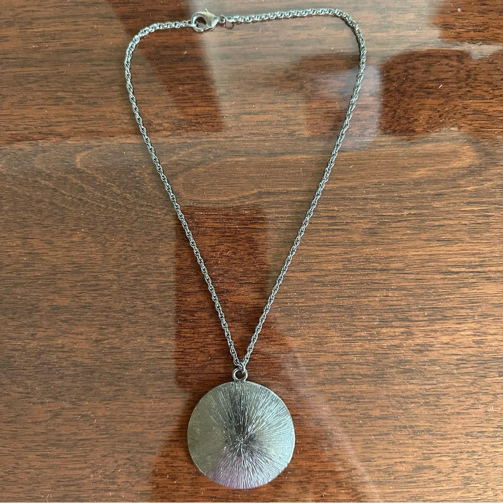 Round Pendant Necklace in Brown Metal